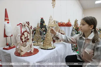Поделка Елочка из сухих фруктов. Фото № 328649. Декабрь 2023. Конкурс  «Маленькой ёлочке холодно зимой». Воспитателям детских садов, школьным  учителям и педагогам - Маам.ру