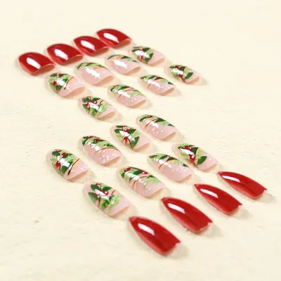 gallinaz_nail@instagram on Pinno: Вот так выглядит новогодняя елка! Френч  ...