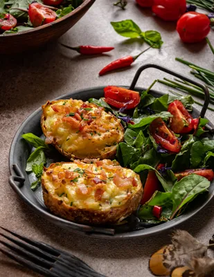 Рецепт: Запеченная картошка с сыром и чесночным маслом на RussianFood.com