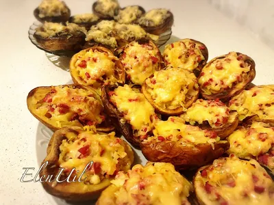 Картошка фаршированная мясом чёрная …» — создано в Шедевруме