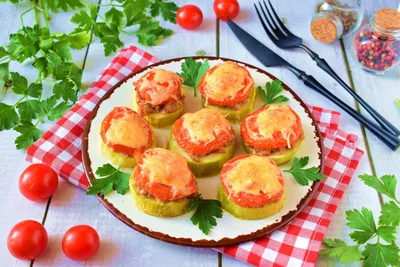Кабачки в духовке с фаршем и помидорами рецепт фото пошагово и видео -  1000.menu