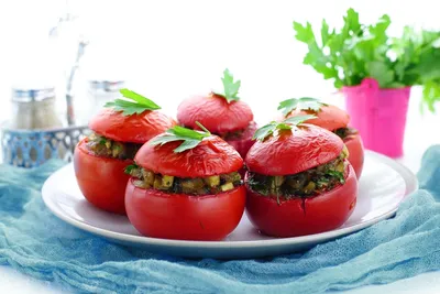 Фаршированные помидоры с говяжьим фаршем в духовке | рецепт пошагово, фото,  отзывы