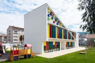 Новый разноцветный фасад здания детского сада №1 украсит центральную часть  города / Новости / Официальный сайт администрации Городского округа Шатура