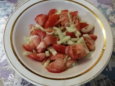 Рецепт: Салат из огурцов и помидоров с ореховым соусом - Смачнота