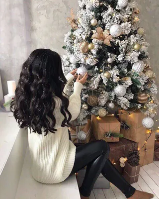 Праздник к нам приходит )))🎅🎄сезон фото под ёлкой ,возле ёлки ,вокруг ёлки  ,под ёлкой и на ёлке объявляю открытым 🥳🥳🥳🎄🎄🎄 Залайкайте ❤️ от д… |  Instagram