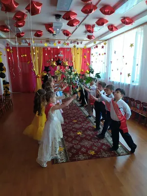 Выпускной. Сценарии звездных выпусков. Воспитателям детских садов, школьным  учителям и педагогам - Маам.ру