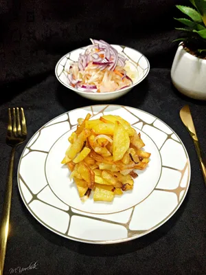 Жареная картошка с луком на сковороде - рецепт автора Марина Юрчук (Рудь)