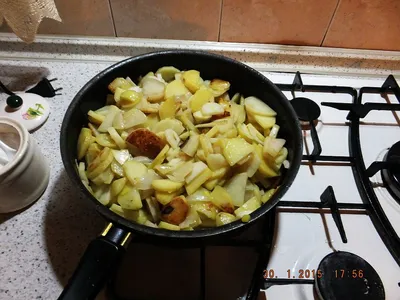 5 частых ошибок при приготовлении жареной картошки | itsfood | Идеи для  блюд, Картошка, Жареная картошка