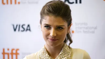 Амедиатека on X: \"Шикарная Ив Хьюсон в фотосессии для S Moda! Ждете новый  эпизод «Больницы Никербокер»? https://t.co/30HGXq6kDC\" / X