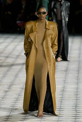 Прозрачные платья, кожаные плащи и ностальгия по 80-м в новой коллекции  Saint Laurent | Sobaka.ru