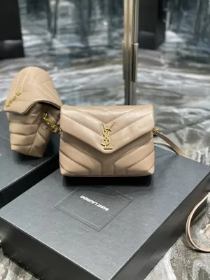 Сумка LE 37 Yves Saint Laurent купить за 10260 грн в магазине UKRFashion.  Товары бренда Yves Saint Laurent. Лучшее качество