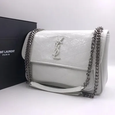 Классическая сумка с лого Yves Saint Laurent Hobo White Vakko однотонная  белая кэжуал ‣ Купить в интернет-магазине Каста ‣ Киев, Одесса, Харьков ‣  Доставка по всей Украине! (#257453804)