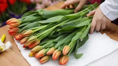 Красивые открытки с 8 Марта | Украшения для стола, Счастливых праздников,  Открытки