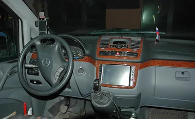 Обои для рабочего стола Российские авто салатовый авто автомобиль