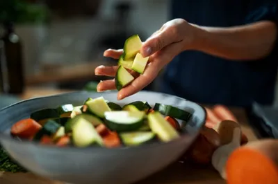 Разнообразие салатов, горячих блюд и супов на любой вкус! - Южный -  фермерские продукты