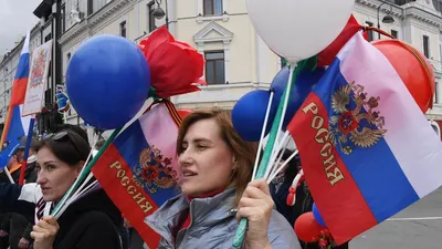 Мир! Труд! Май!»: первомайские плакаты и открытки из собрания Исторического  музея — Блог Исторического музея