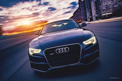 Фотография автомобиля Audi A6 с кузовом A6 Avant (4A,C4). Обои на рабочий  стол Ауди А6. Фото .