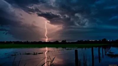 Обои Lightning Strikes Природа Молния, гроза, обои для рабочего стола,  фотографии lightning, strikes, природа, молния, гроза, ночь, озеро, тучи  Обои для рабочего стола, скачать обои картинки заставки на рабочий стол.