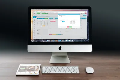 рабочий стол Imac 2021. новый компьютер Imac. вид спереди и сзади.  компьютер Apple из серебра. Редакционное Изображение - иллюстрации  насчитывающей компьютер, пусто: 220727900