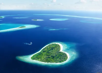 Обои Maldives Природа Моря/Океаны, обои для рабочего стола, фотографии  maldives, природа, моря, океаны, indian, ocean, arabian, sea, мале, мальдивы,  индийский, океан, аравийское, море, панорама, острова, яхта, сердце, вода  Обои для рабочего стола,