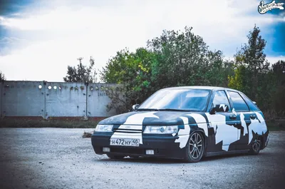 Фотография автомобиля Lada 2112 с кузовом 2112. Обои на рабочий стол Ваз  2112. Фото .