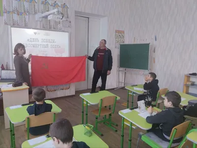 Презентация на тему: \"Что такое – «Бессмертный полк»? «Бессмертный полк» -  акция, призванная сохранить память о Великой Отечественной войне, о каждом,  кто не жалея своей жизни,\". Скачать бесплатно и без регистрации.