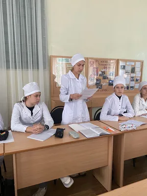 Бесплатные стоковые фото на тему covid, covid 19, антибактериальный,  антисептик, безопасность, брызгать, в помещении, вирус, вспышка, дезинфекция,  дезинфицирующее средство, дезинфицирующий, дизайн интерьера, женщина,  забота, защита, защитные очки ...