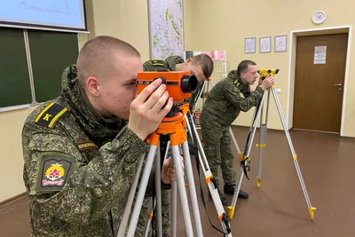 Диссертация на тему \"Использование спутниковых радионавигационных систем в  геодезии\", скачать бесплатно автореферат по специальности 25.00.32 -  Геодезия