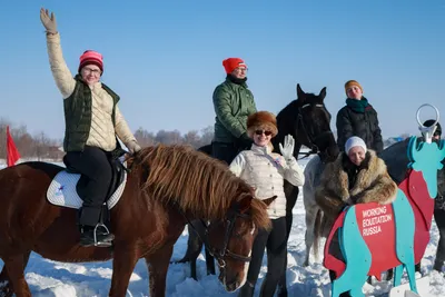 А мы продолжаем тему недели «Зимние праздники❄️»: вспоминаем новогодние  традиции, зимние игры, рисуем, делаем тематические поделки… | Instagram