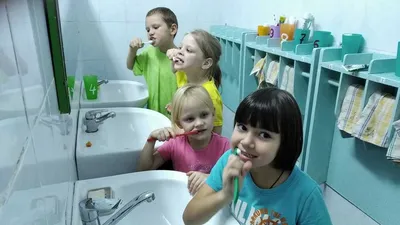 Искусство на теме зубоврачевания детей Зубы с расчалками Иллюстрация  вектора - иллюстрации насчитывающей расчалкой, конструкция: 143069944