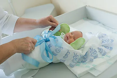 Как встречать после выписки из роддома? Традиции, секреты, нюансы