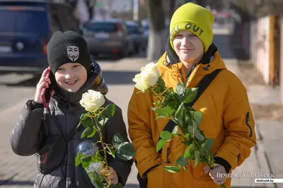 Шутки про 8 Марта: лучшие анекдоты и приколы