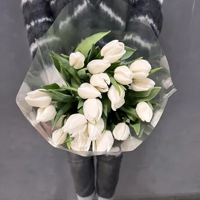 Тюльпаны на 8 марта купить в Москве ✿ Доставка: 0 ₽ при заказе от 3 000 ₽ ✿  Букеты цветов от Venus in Fleurs
