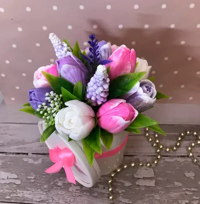 Какие цветы дарить на 8 Марта жене, любимой девушке и коллегам