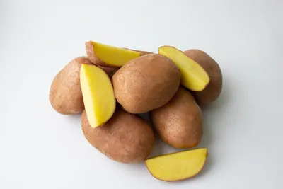 Картофель на зиму🥔🥔🥔🥔🥔 🥔🥔 ЖЁЛТЫЙ сорт, внутри мякоть жёлтая ,  рассыпчатый и разваристый Мешками 250 тенге за кг , в розницу по 350… |  Instagram