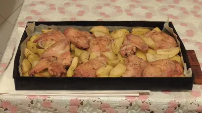 Рецепт: Картошка с курицей в духовке под соусом на favorite-recipes.ru |  Рецепт | Еда, Рецепты еды, Блюда на скорую руку