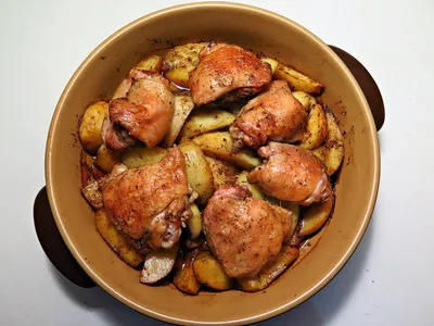 Курица по-французски в духовке с помидорами и сыром - рецепт