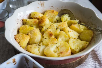 Запеченная молодая картошка с курицей в духовке: вкусный рецепт