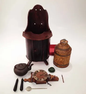 забавный растительный персонаж картофеля с улыбкой лица и рукояткой,  снимающей векторную иллюстрацию верхней шляпы Иллюстрация вектора -  иллюстрации насчитывающей питание, еда: 233138772