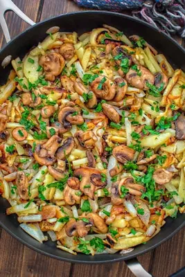 Идеальная картошка с грибами по всем правилам. Тонкая и хрустящая. |  ВкусоТория. Территория вкусных блюд. | Дзен