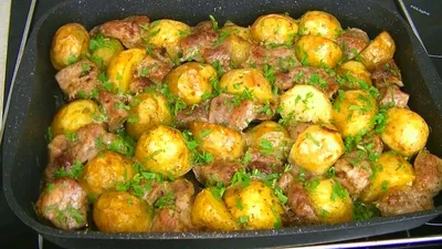 Potatoes with Meat in the oven is a simple Lunch for the whole family. -  YouTube