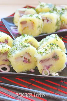 Картофельный салат с сельдью, луком и солеными огурцами. Вкусно, просто и  сытно. - YouTube