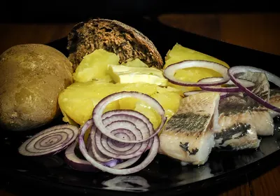 Селедка с картошкой - купить с доставкой на дом в СберМаркет