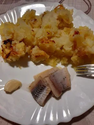 Лучший обед картошка с селедкой 😋👌 А вы что выбираете роллы или такой  обед ? @recipes89_vkusno_doma #обед #завтрак #рецептынановыйгод | Instagram