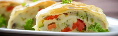 Баннер. Мясо и блюда и закуски овощей на черном фоне. Вид сверху. Стоковое  Фото - изображение насчитывающей красно, плита: 182818464