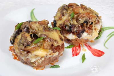 Котлеты, запеченные с грибами и сыром - пошаговый рецепт с фото на Готовим  дома