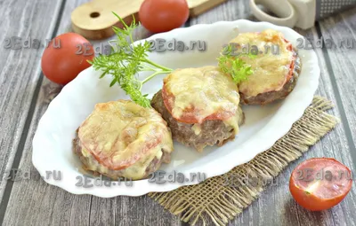 Запечённые котлеты с грибами,помидорами и сыром в духовке🔥 Очень  вкусно,сытно и просты в приготовлении👌 В фарш я добавила побольше… |  Instagram
