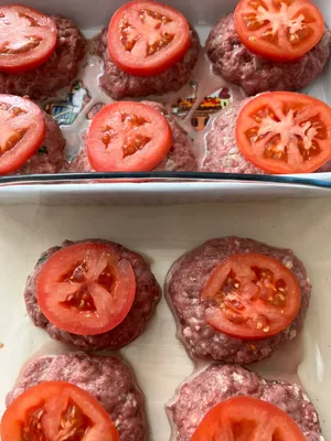 Котлеты по-французски с сыром и помидорами с духовке | Вкусно и полезно |  Дзен