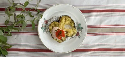 Крошка-картошка с солеными грибами и огурцами | chef.ru