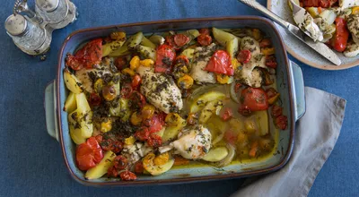 Курица с картошкой и овощами в духовке | Пикабу